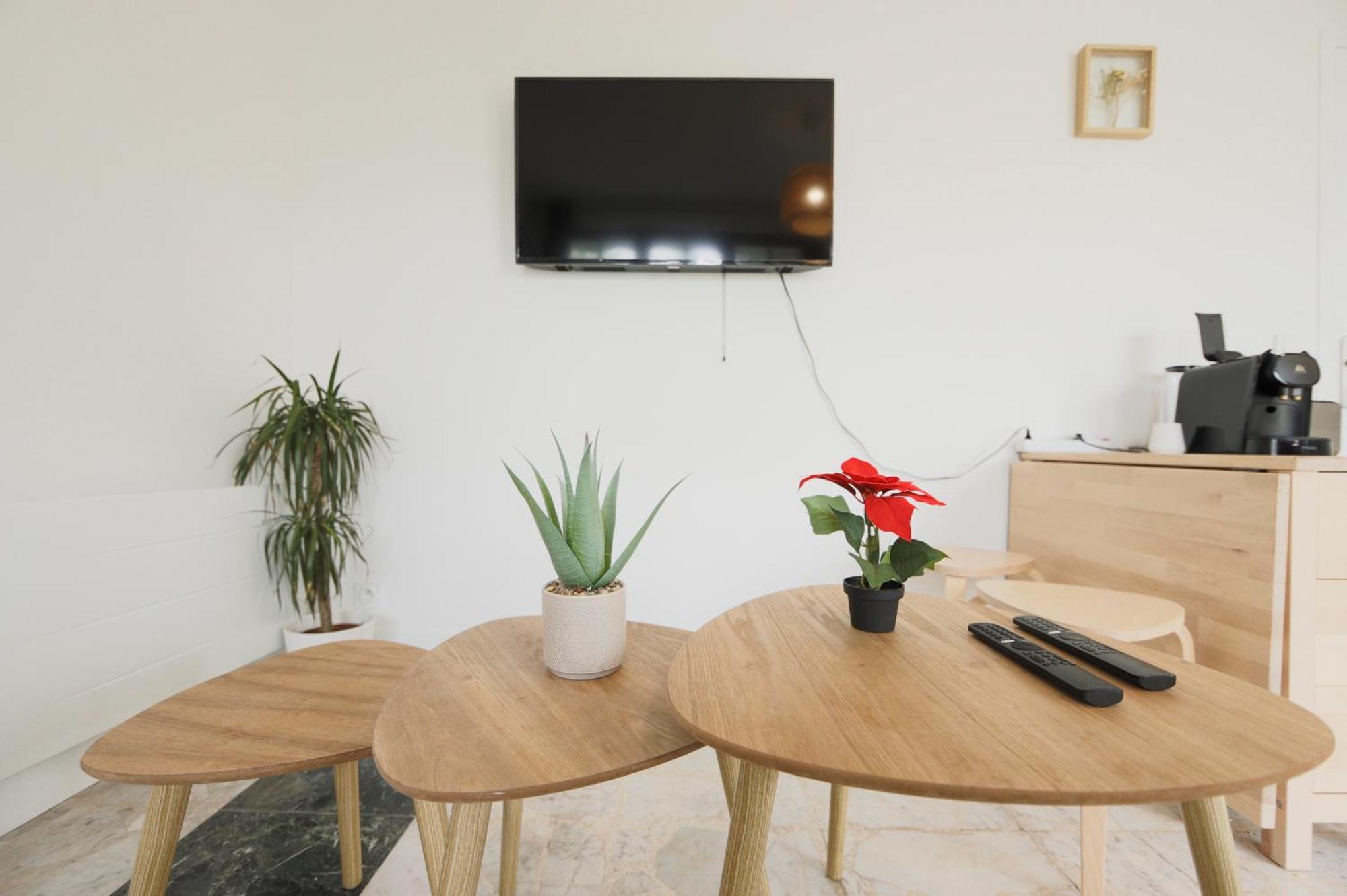 Joli T2, Terrasse Et Jardin, Ideal Pour Familles, A 15 Min De L'Aeroport Roissy Cdg Tremblay-en-France Exterior photo