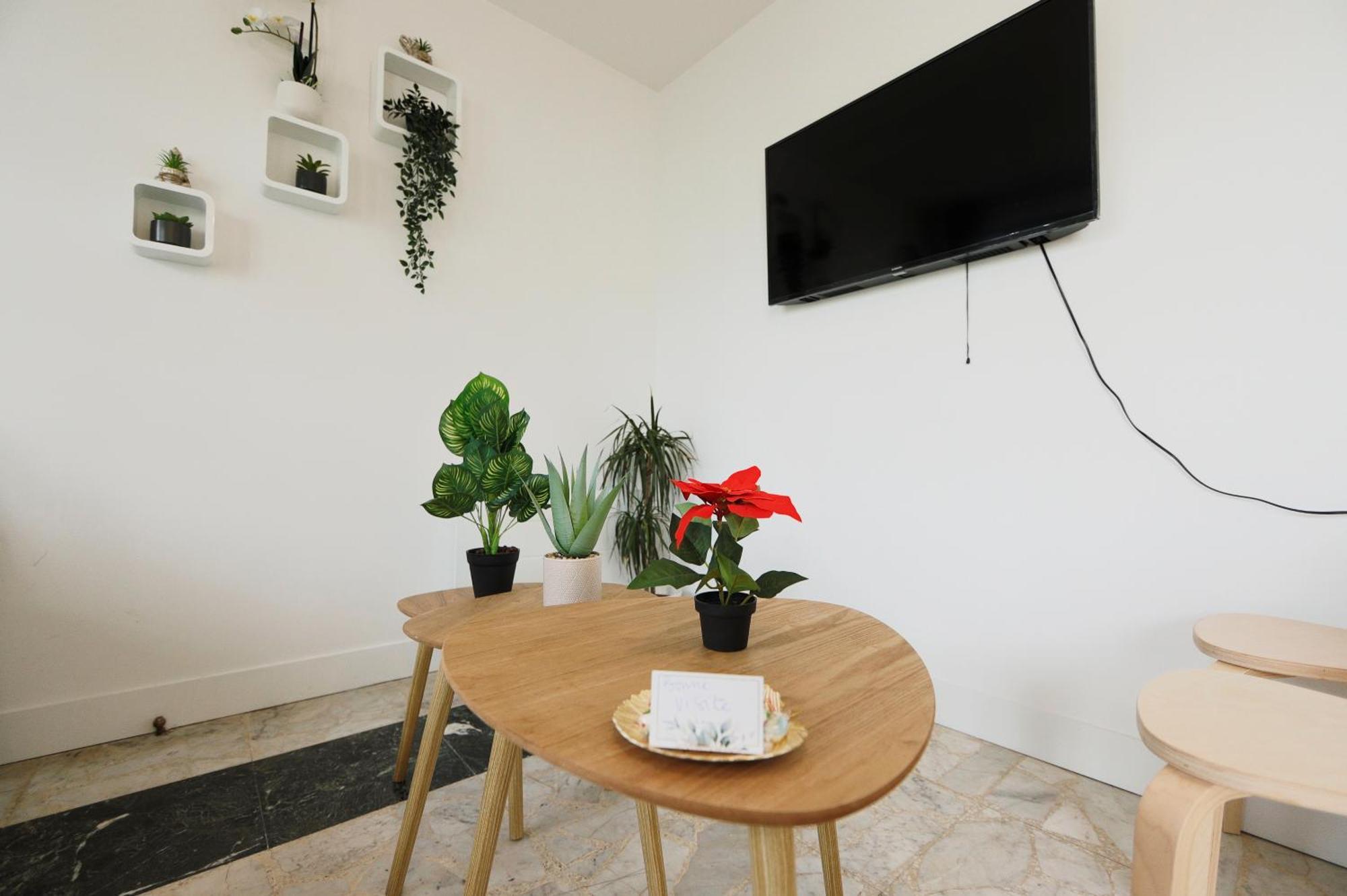 Joli T2, Terrasse Et Jardin, Ideal Pour Familles, A 15 Min De L'Aeroport Roissy Cdg Tremblay-en-France Exterior photo